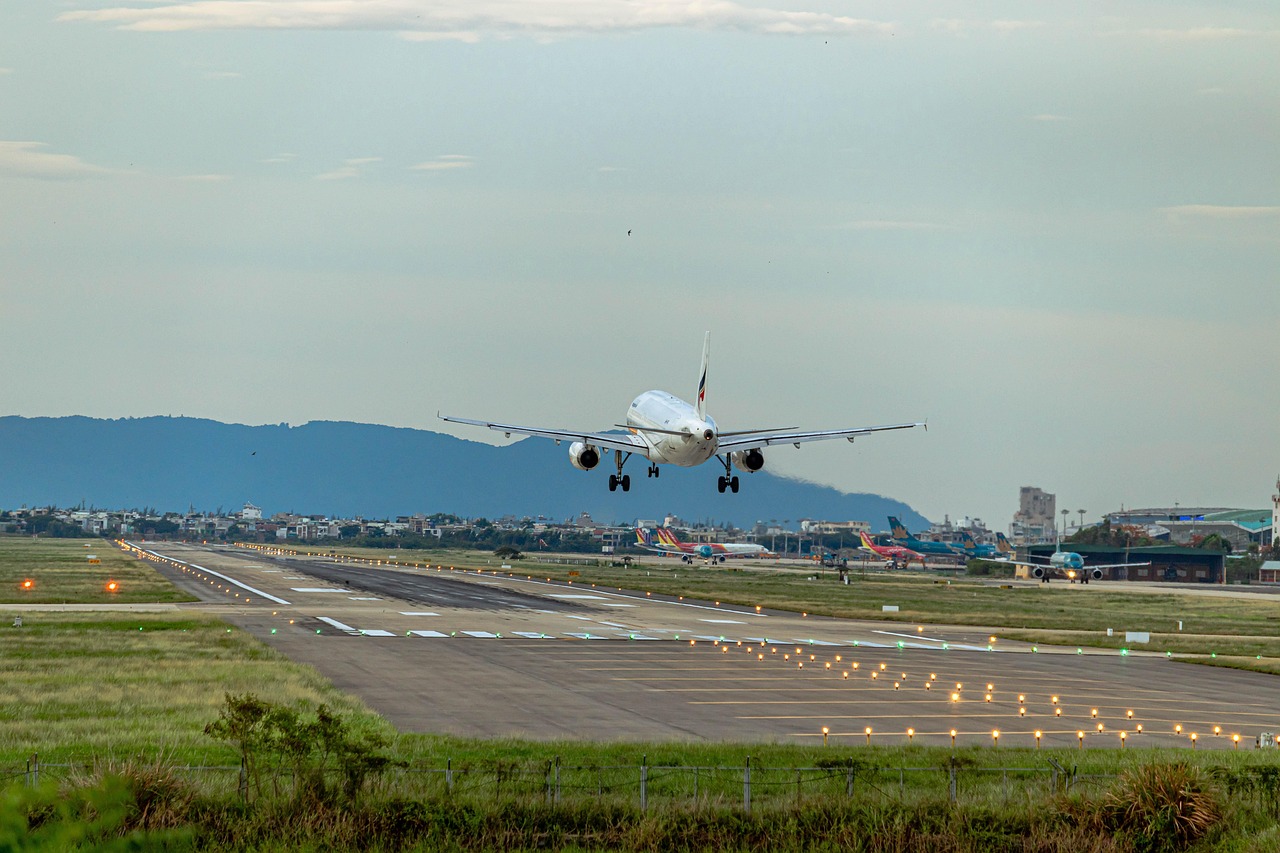 Aeroplane landing