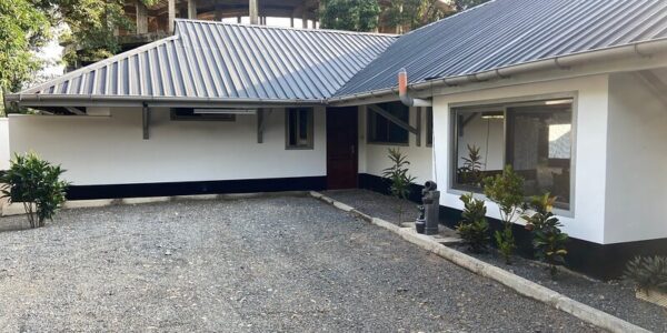 Harry’s Kisumu Oasis Exterior