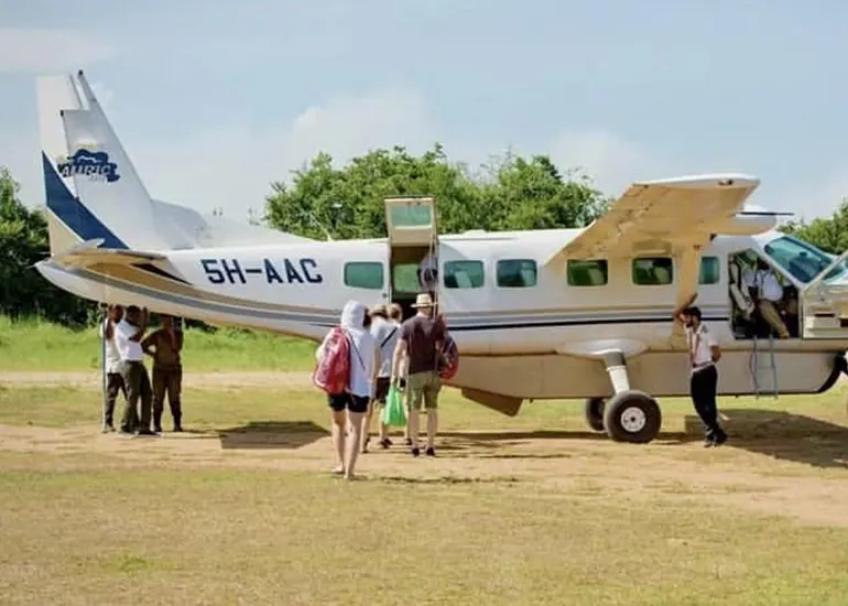 Travellers going for a fly in safari Serengeti with Serengeti Masai Mara Experts